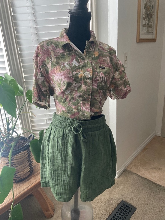 Columbia Sportswear Company Pants - Columbia Women’s Large Green Pull On Shorts Elastic Waist Outdoor Casual